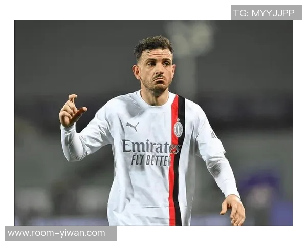 尤文16岁边锋埃利莫加莱随一线队训练展现莱奥相似技术特点