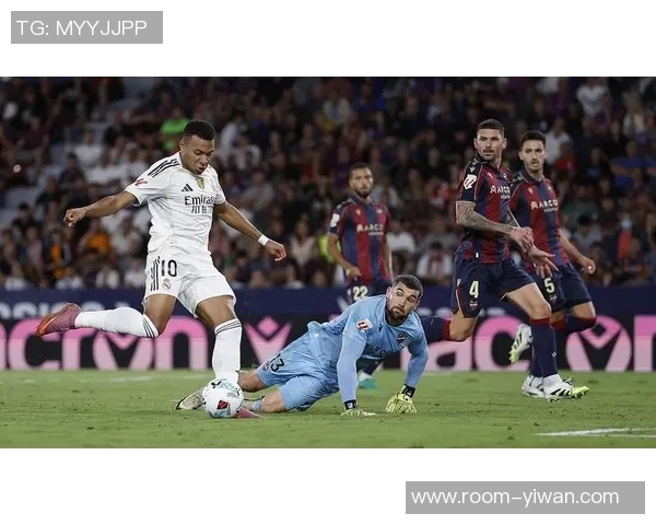 姆巴佩西甲前11轮狂轰13球仅次于C罗成皇马新传奇