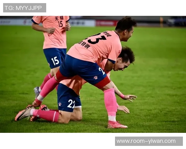 柔佛后卫与陈威赛后闲聊回顾48脚打门的精彩对决